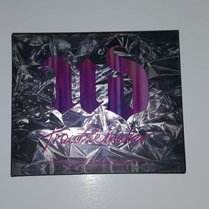 Urban Decay - Trouble Maker Eye Palette